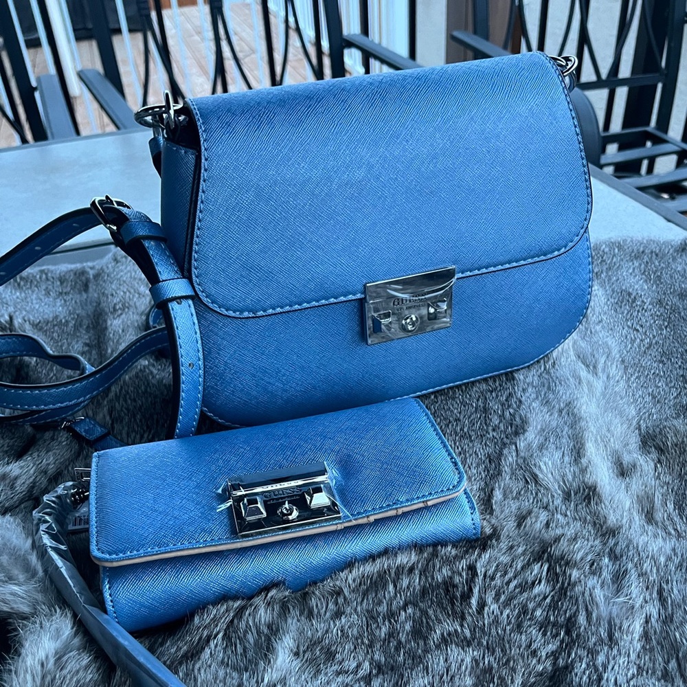 Guess Purse and Wallet set! Brand new!